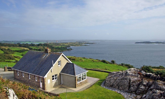 Ballydehob House | The Stone Cottage - Two Bedroom House, Sleeps 4