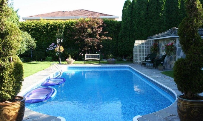 Richmond Bed & Breakfast | The Stone Hedge Bed and Breakfast