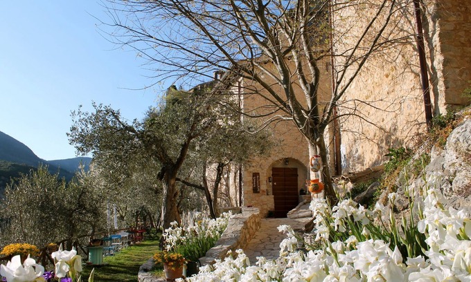 Precetto House | The Stone House in private medieval village