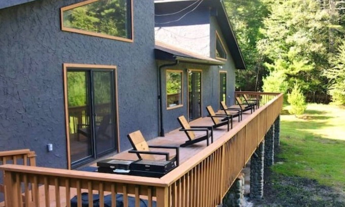 Pond Eddy House | The Stone Mason - Large Modern Home - 2 Hrs from NYC