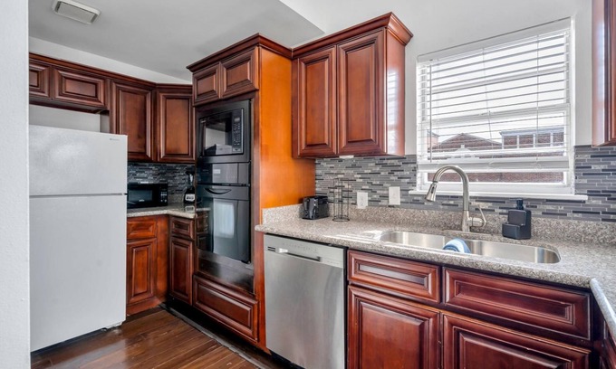 Tulane - Gravier Apartment | The Streetcar Sanctuary