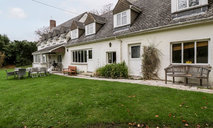 Wareham Cottage | THE STUDIO - ARNE, pet friendly, with open fire in Stoborough