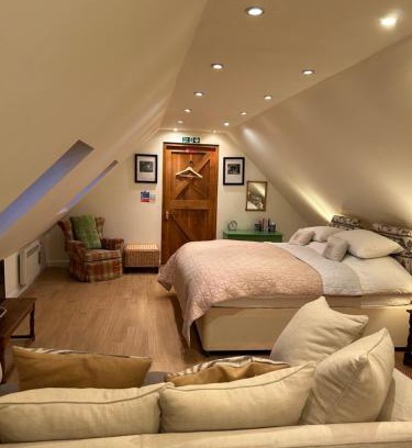 Castle Bytham Bed & Breakfast | The Studio, Bottom Farm