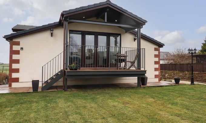 Penrith Cottage | THE STUDIO - CHARONINI, pet friendly, with a garden in Penrith