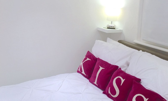 Primrose Hill Apartment | The Studio - Heart of Primrose Hill