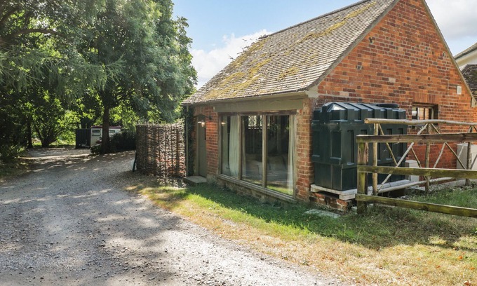 Hungerford Cottage | THE STUDIO, pet friendly, character holiday cottage in Hungerford