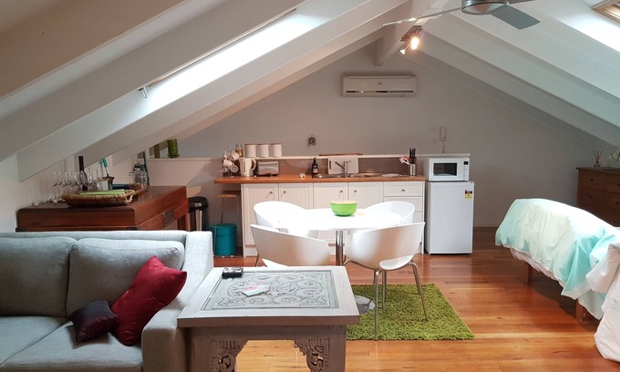 Meroo Meadow Apartment | The Studio - stylish self contained space - perfect for families & girls w-ends