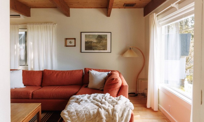 Olga House | The Stuga - Walk to Water w/Views