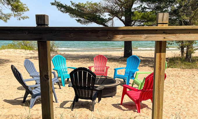 Greenbush House | The sugar sand of Lake Huron is waiting for your family!
