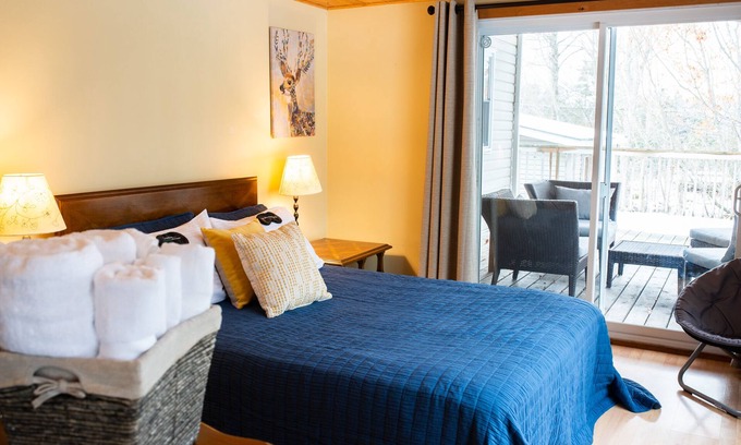 North Frontenac Apartment | The Suite - Myers Cave Resort