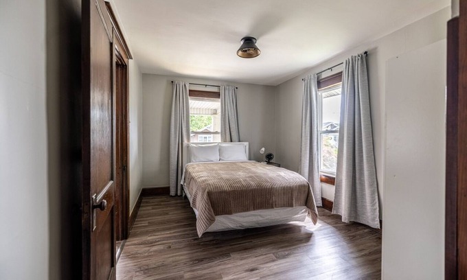 Muncie House | The Suite Retreat