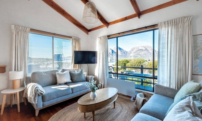 Coles Bay Cottage | The Summer Shack - Freycinet Holiday Houses