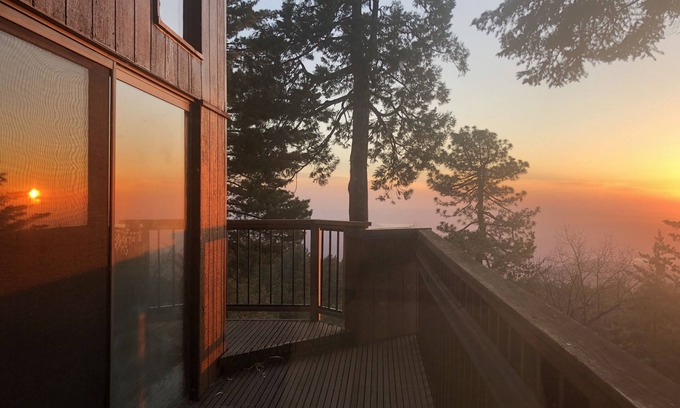 Pine Cove House | The Summer Solstice House-Cal-Zen, Hot-Tub and Sunsets.