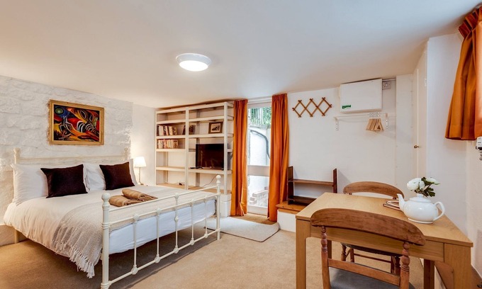 Summertown Apartment | The Summertown STUDIO 1 Bedroom & Kitchenette