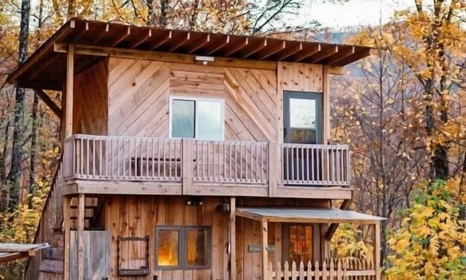 Barnardsville House | “The Summit Cabin” An Off the Grid Hideaway