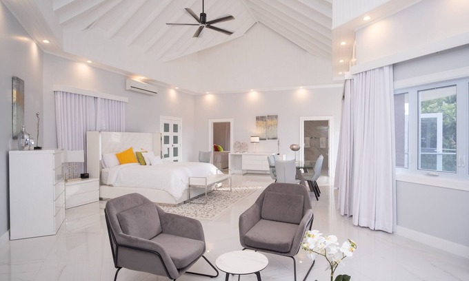 IronShore Estates Villa | The Sun Seeker Villa Ja Luxury10 bedrooms. Fully staffed. Great for large groups