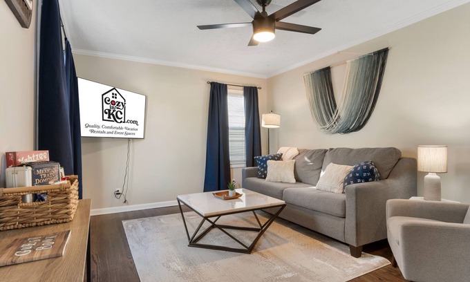 South Kansas City House | The Sunnyside- Waldo Ranch + Fenced Yard + Parking