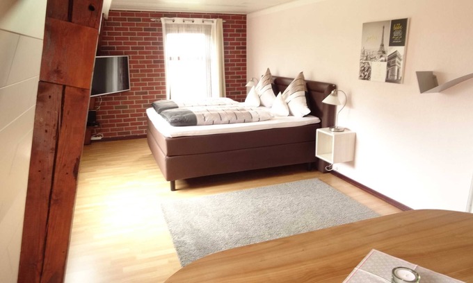 Elskop Apartment | The Sunrise - Guest Room & Apartment