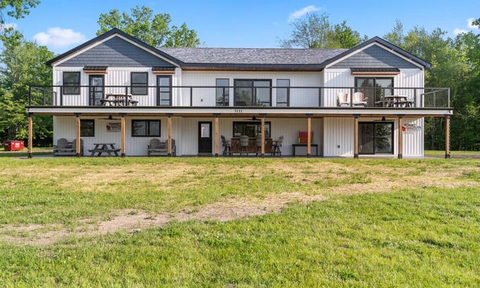 Geneva House | The Sunset Grand Estate - GOTL