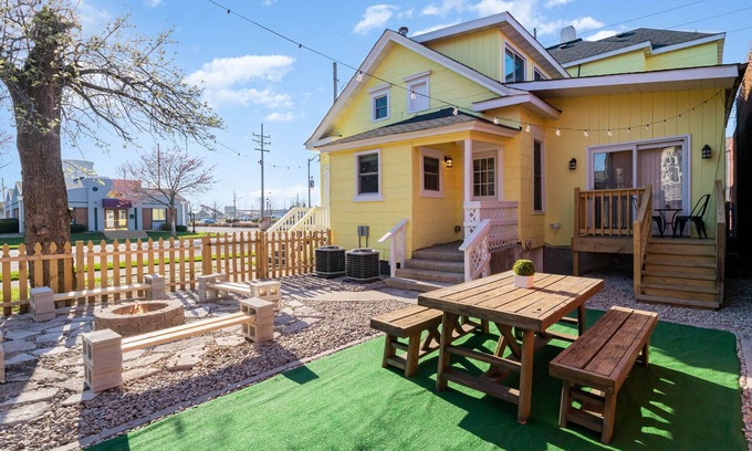 Michigan City Apartment | The Sunshine House: Scenic Skies Unit