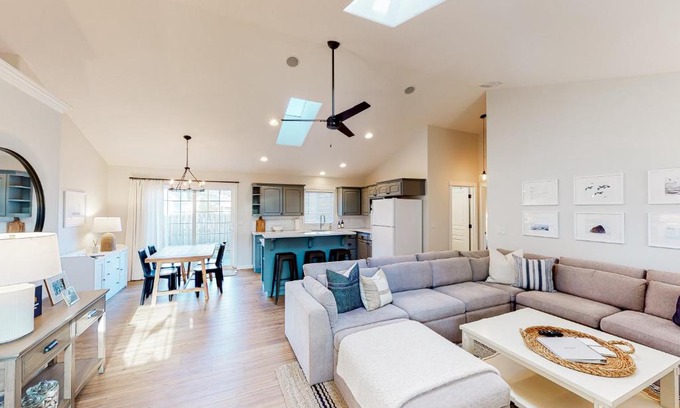 Four Sisters House | The Surfbird