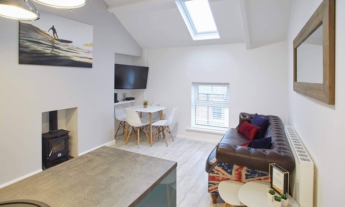 Saltburn-by-the-Sea Apartment | The Surfer's Loft Apartment