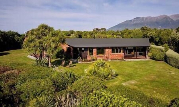 Hapuku House | The Surfwatch House