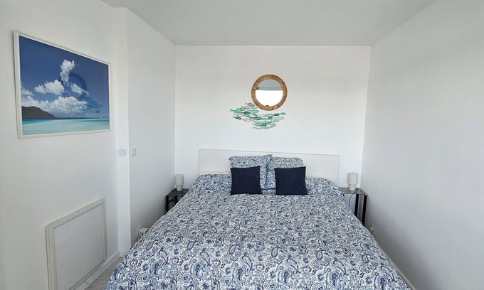 Velizy-Villacoublay Apartment | The suspended break between Versailles and Paris