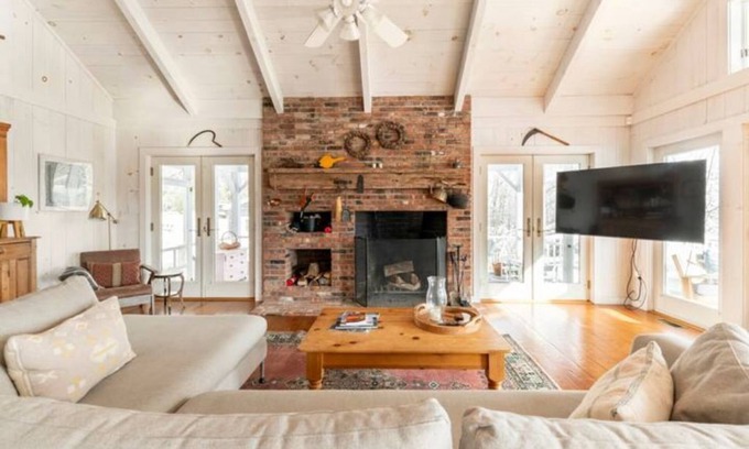 Thompson Ridge House | The Swallow's Nest Catskill Charm with Seasonal Pool and Firepit