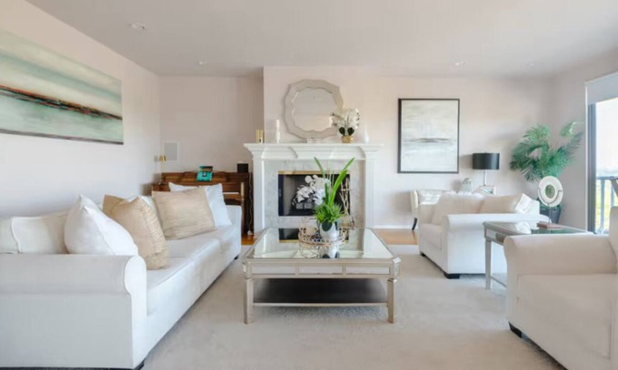 Sherman Oaks Villa | The Swan: A 3bd Spa Like Stay with Game Room, Views, and room for relaxing