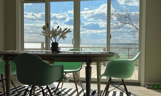 Shirley House | The Swan House - Newly Renovated Designer Home