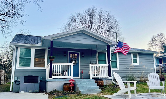 Leipers Fork House | The Sycamore House in the Heart of Historic Leipers Fork Village - Franklin, TN