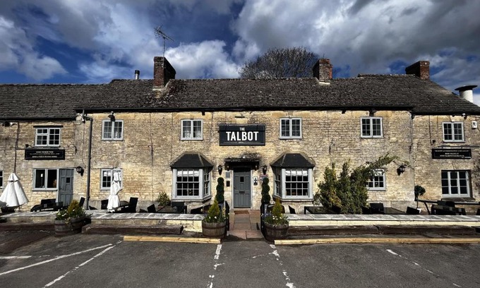 Eynsham Bed & Breakfast | The Talbot Inn