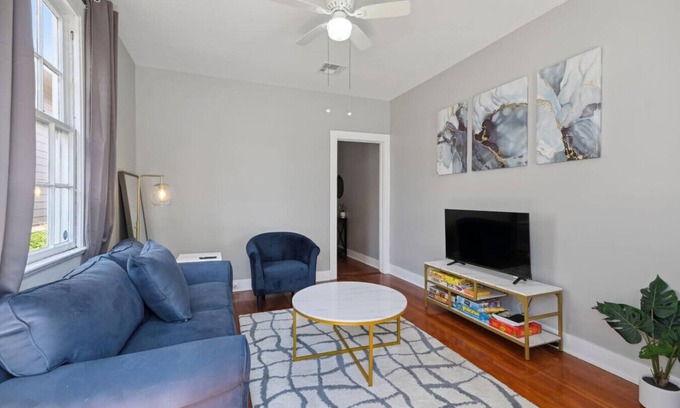 West Riverside House | The Tchoupitoulas Hideaway Near Tipitina's Uptown!