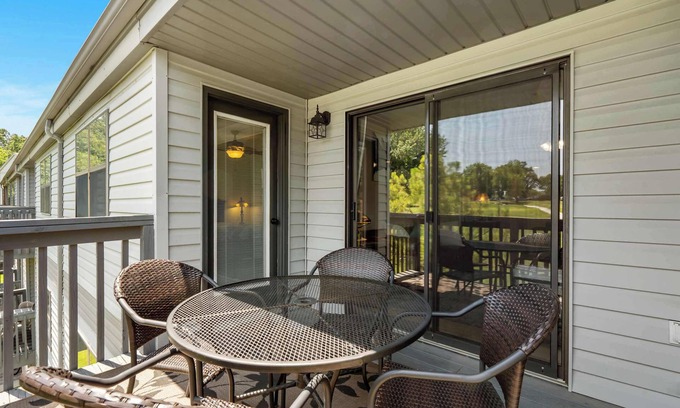 Table Rock Condo | The Tee Shot – Condo for 4