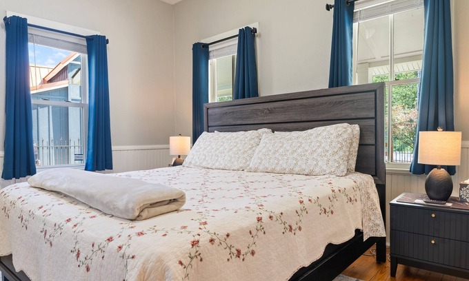 Tellico Plains Hotel | The Tellico Plains Inn, Historic Boutique Hotel, The Babcock Room