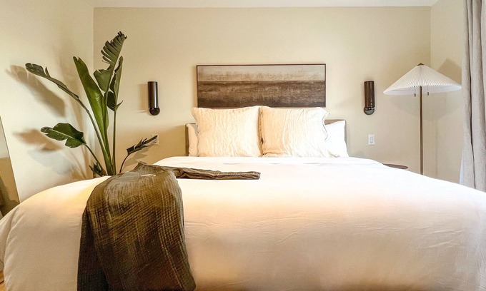 The Movie Colony Hotel | The Terra House Suite