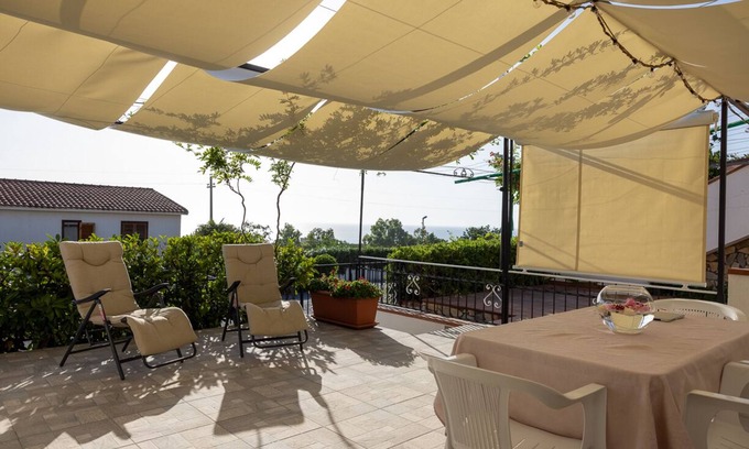 Cucco-Riviere Apartment | The Terrace on the Island, modern house with sea view equipped with all amenities