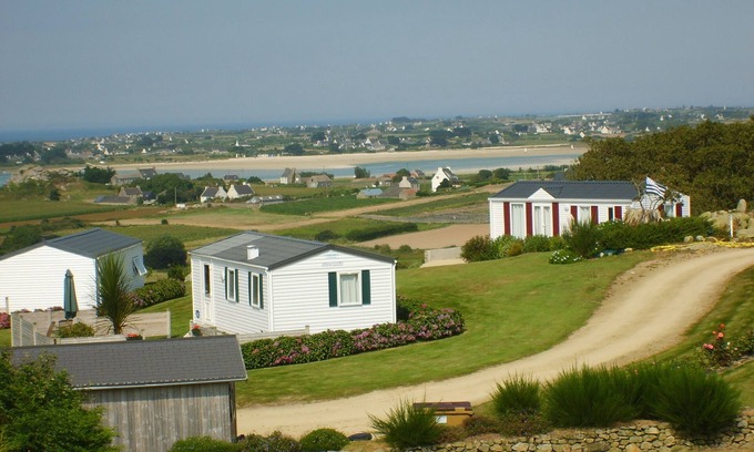 Plounevez-Lochrist House | The terraces of the bay 'Entre Terre et Mer'