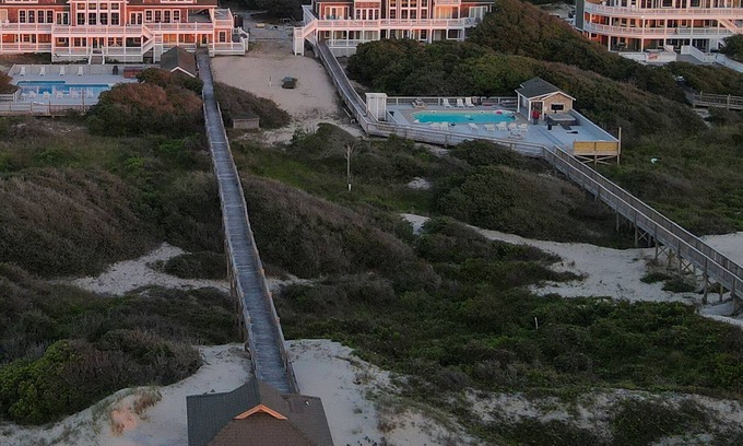 Corolla House | The Three Authors – A Grand Oceanfront Retreat for Weddings, Events & Reunions