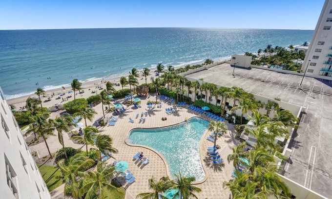Hollywood South Central Beach Condo | The Tides Hollywood 12B