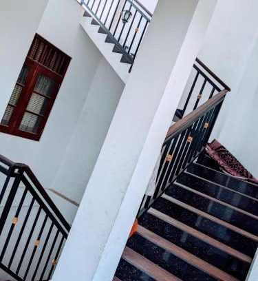 Pasgoda Villa | The tower