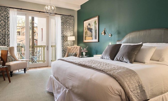 Starr Hill Hotel | The Townsman: Meriwether Room