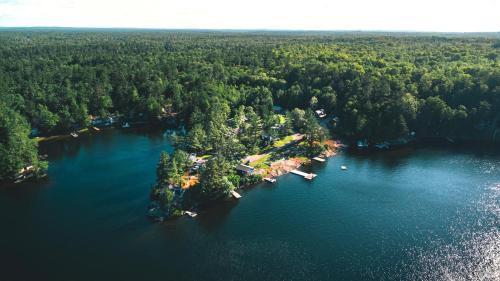 Havelock-Belmont-Methuen Resort | The Trace at Oak Lake (19+)
