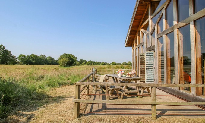 Wollerton Cottage | THE TRACTOR SHED, family friendly in Weston-Under-Redcastle