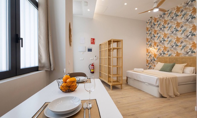 La Creu del Grau Apartment | The Trafalgar Apartment 04 by Florit Flats