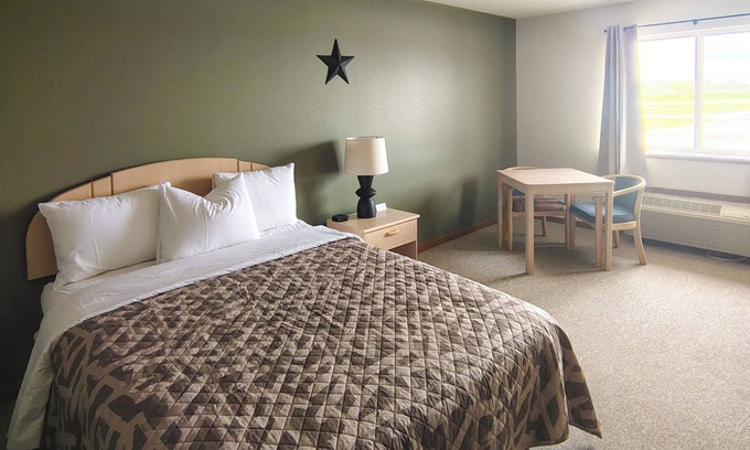 Stanton Hotel | The Trail Inn - Stanton IA - Halland Ave