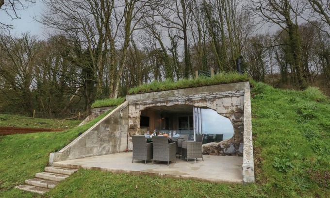 Osmington House | The Transmitter Bunker