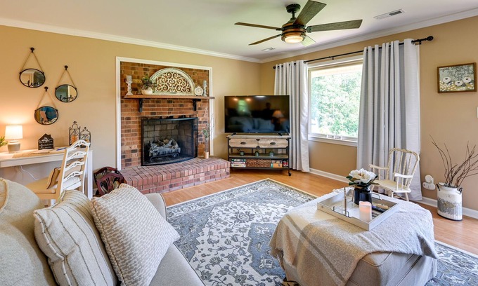 Lexington - Salisbury House | 'The Travis House at Lantern Springs' on Farm!