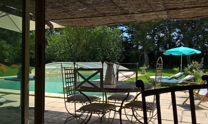 Le Thor House | The treasures of Malle Mialle: family suite in guest house in Provence
